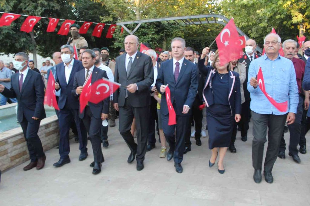 Gaziantep’te ’15 Temmuz’ coşkusu kortej yürüyüşü ile başladı