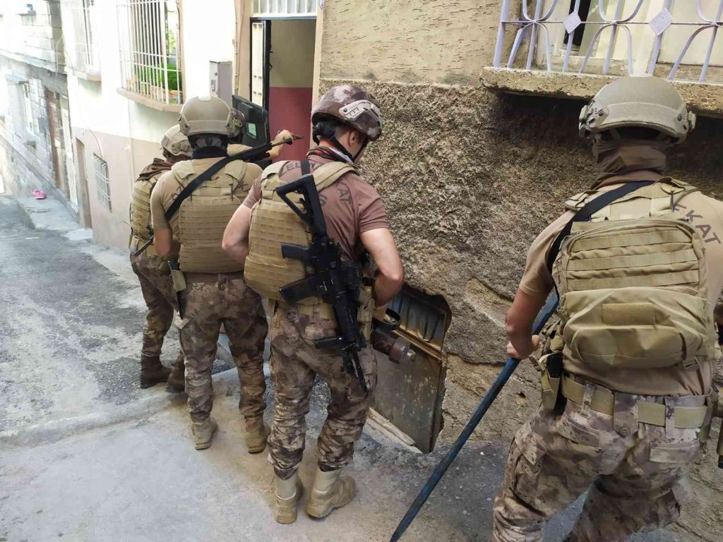 Gaziantep’te 18 ikamete yönelik şok uyuşturucu operasyonu