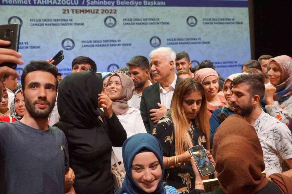 Genç çiftlerden Hatipoğlu’na yoğun ilgi
