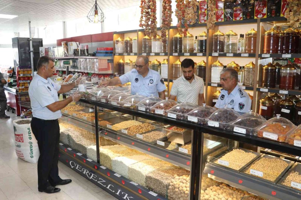 Karaköprü zabıtadan bayram öncesi denetim