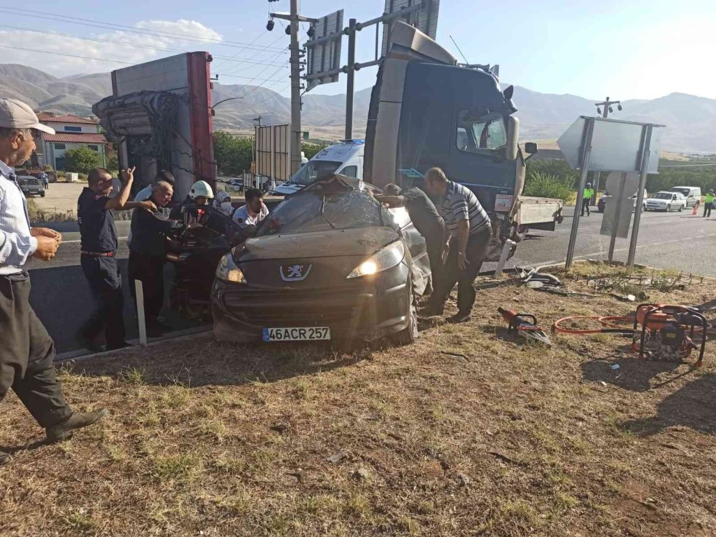 Malatya’da iki araç çarpıştı: 1 yaralı