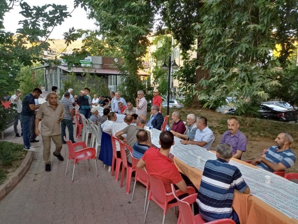 Reşat Erdoğan, mahalle buluşmalarına devam ediyor