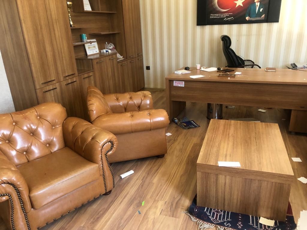 Şanlıurfa’da okul müdürü görevi başında darp edildi