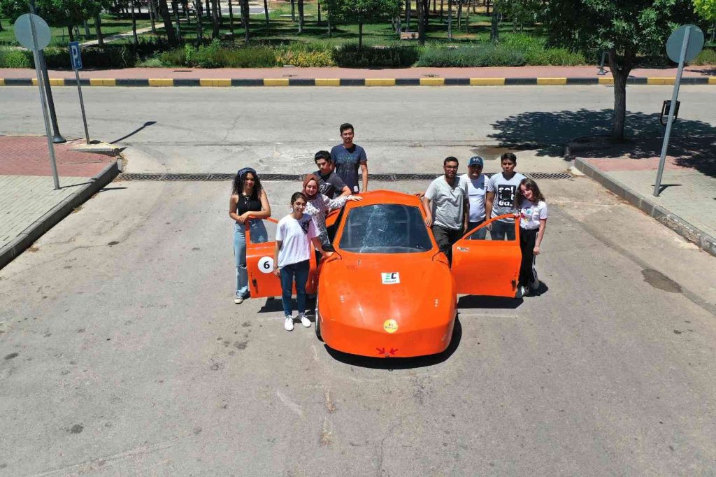 Şehitkamil’de 110 km yolu 4 TL’ye kat eden elektrikli araç üretildi