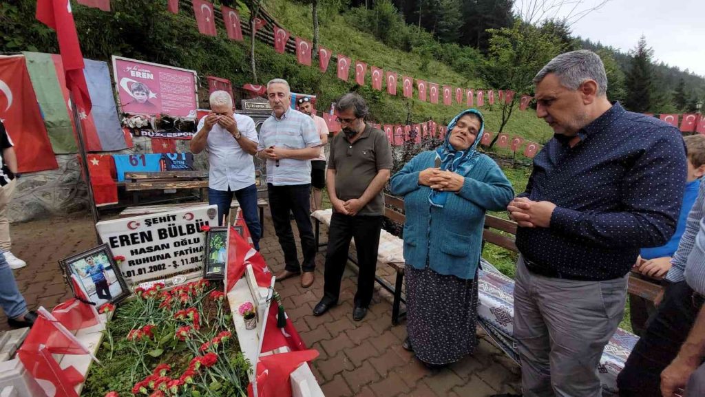 Başkan Yıldırım’dan şehit Eren Bülbül’ün kabrine ziyaret