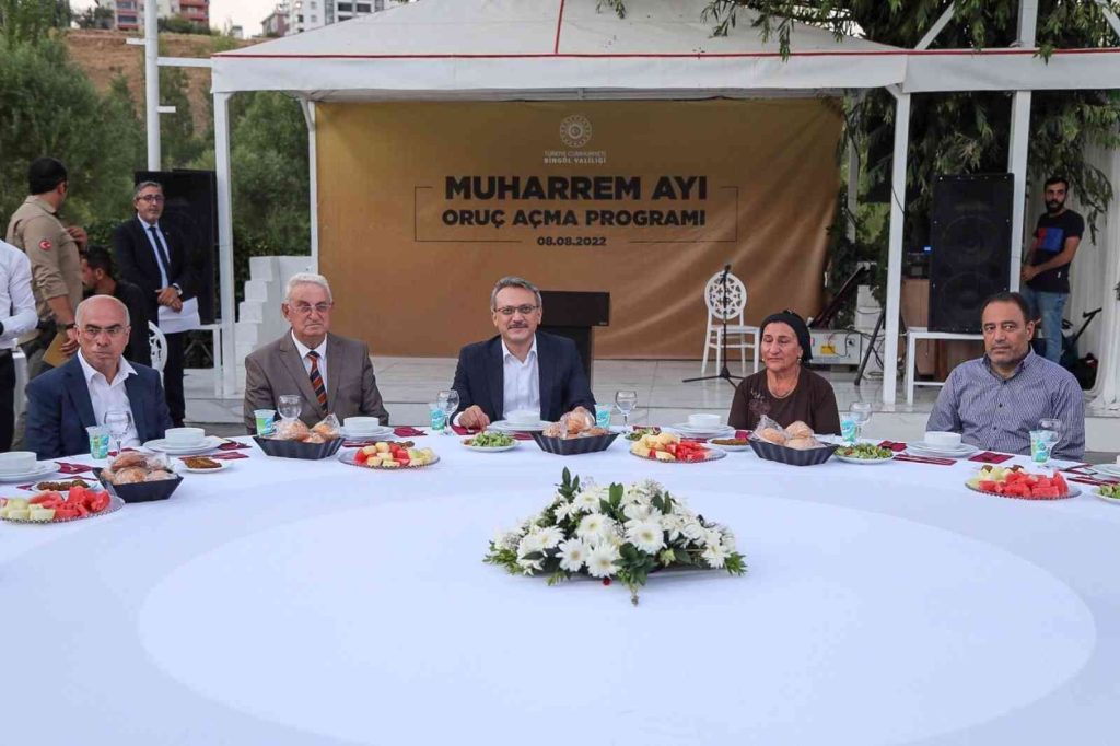 Bingöl Valisi Kadir Ekinci: “Kerbela, mazlumun yanında durmayı öğütleyen ortak acımızdır”