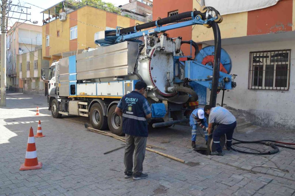 Diyarbakır’da yaklaşık 1,5 milyon metre şebekede temizlik çalışması