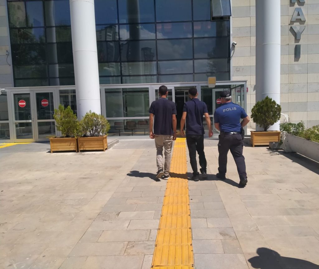 Elazığ’da kablo hırsızları suçüstü yakalandı