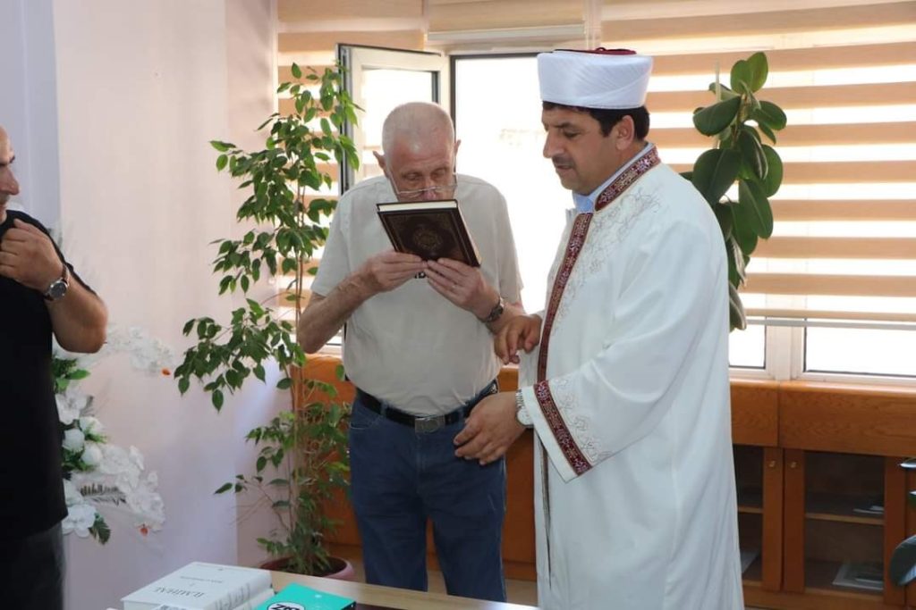 Fransalı Emile Müslüman oldu