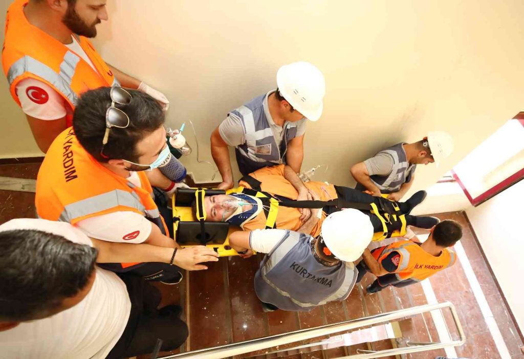 GAÜN Hastanesi’nde gerçeği aratmayan yangın tatbikatı