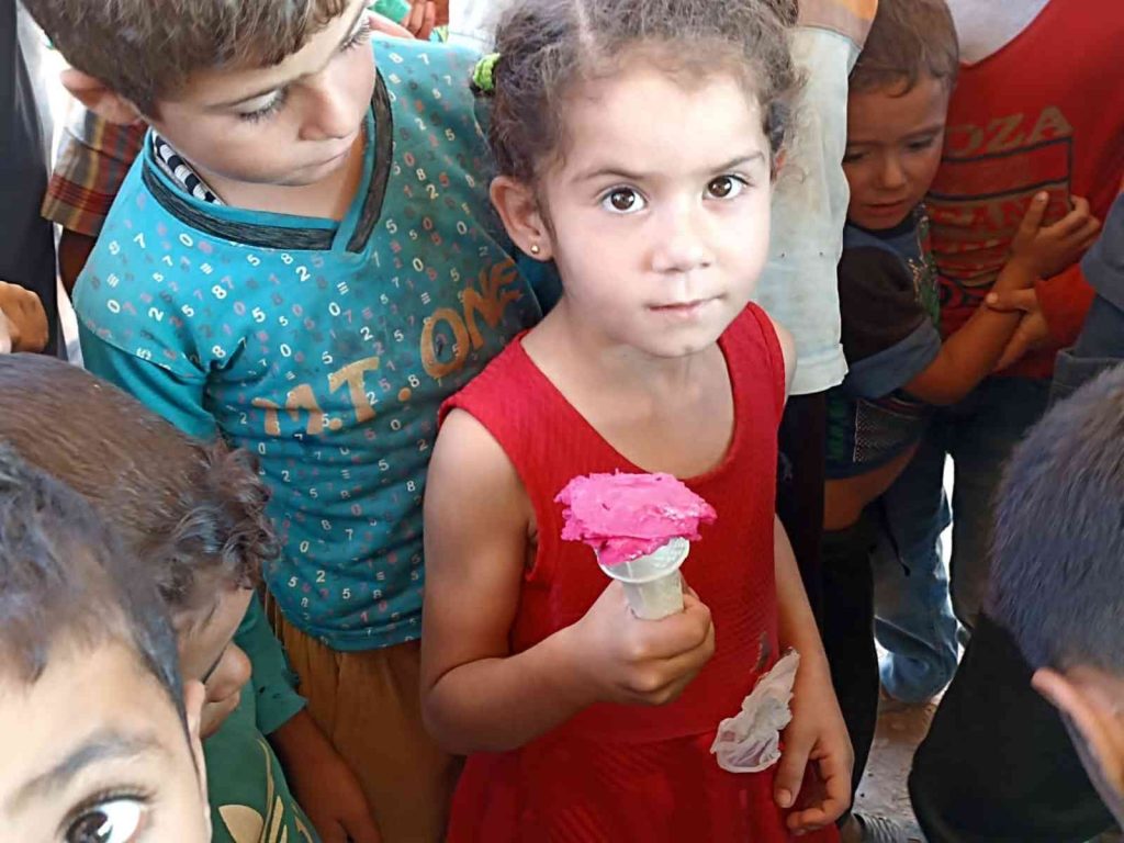 İmkander kampta yaşayan çocukların yüzünü güldürdü