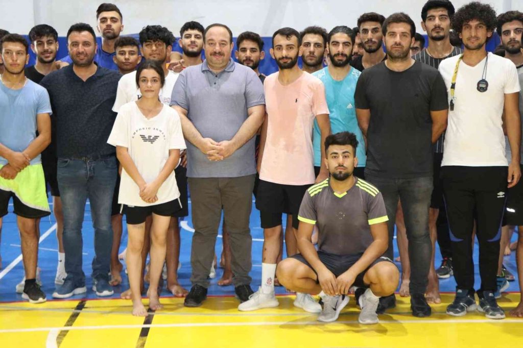 Kurslarda başarılı olan gençler sınavlara gidiyor