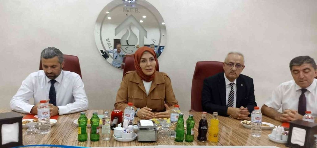 Malatya’da ’kayısı yetiştiriciliği’ dersi tarım okulları müfredatına alınacak