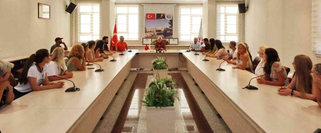 Sırbistanlı öğrencilerden Rektör Özaydın’a ziyaret