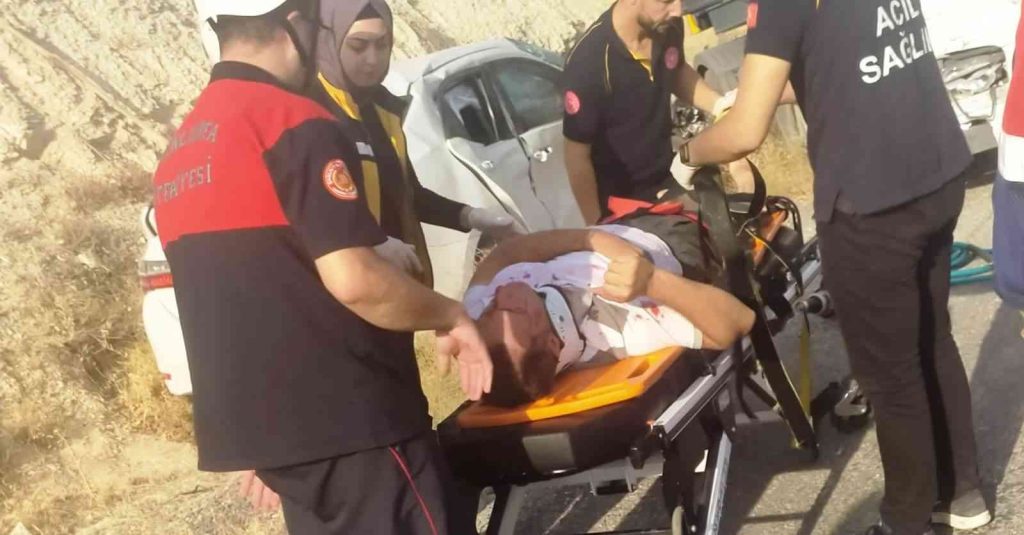 Tırla çarpışan otomobilin sürücüsü yaralandı