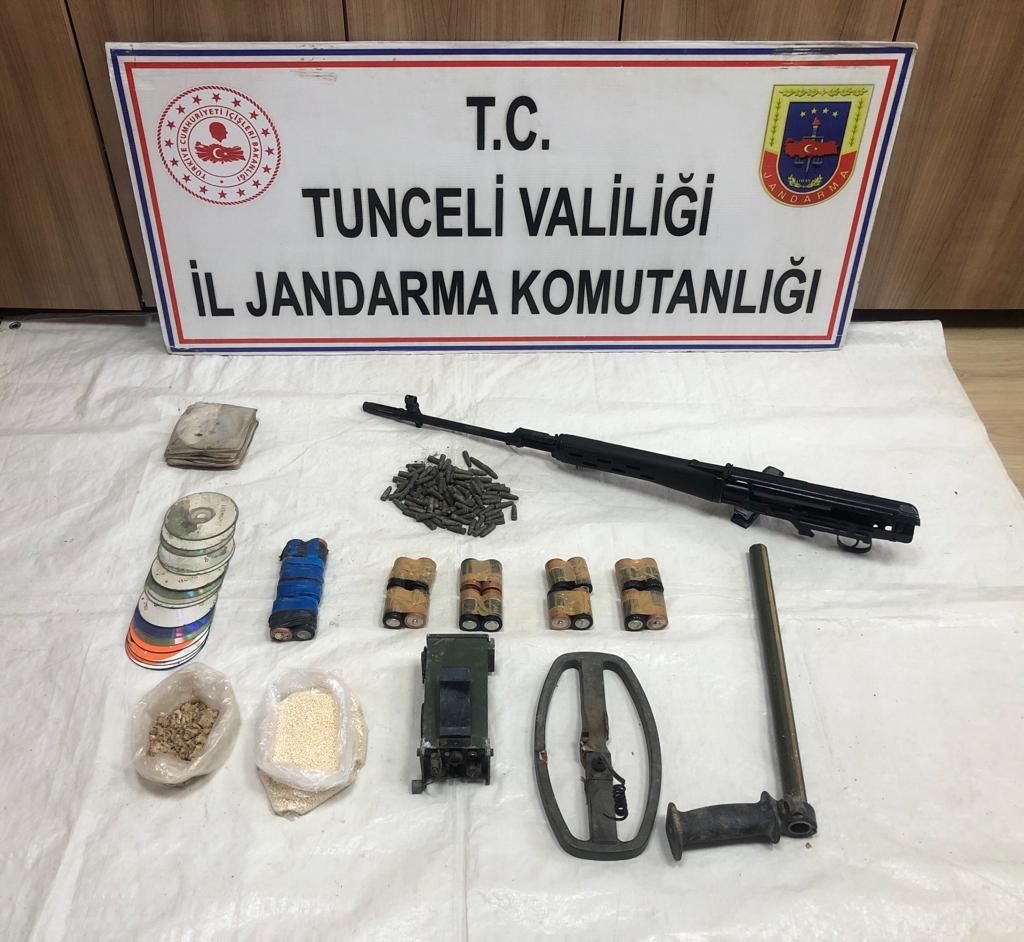 Tunceli’de patlayıcı, mühimmat ve yaşam malzemeleri ele geçirildi