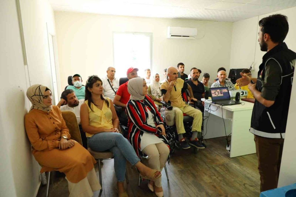 Yenişehir’de özel gereksinimli bireylere ‘en iyi narkotik polisi anne’ semineri