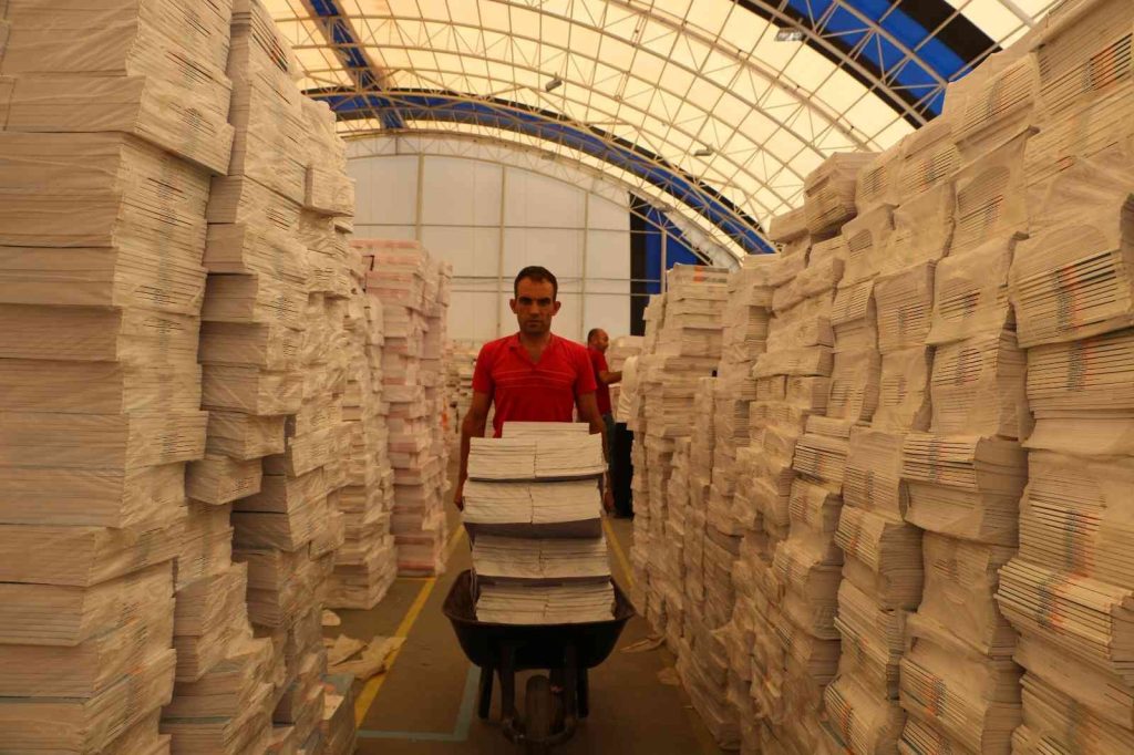 2 milyon 765 bin yardımcı kaynak kitabı okul sıralarında öğrencileri bekliyor