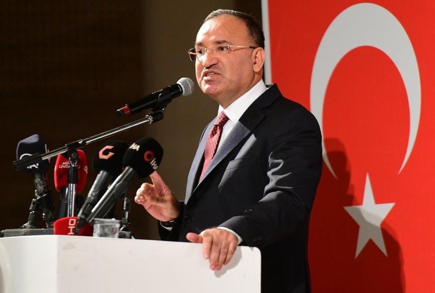 Adalet Bakanı Bekir Bozdağ: “Kılıçdaroğlu köstebek bürokratlarıyla kapkaç siyaseti yapıyor”