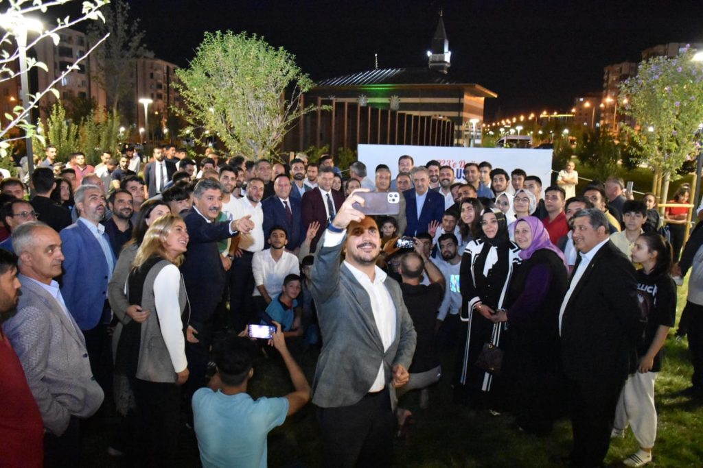 AK Parti Genel Başkan Yardımcısı Yazıcı, Diyarbakır’da gençlik buluşmasına katıldı