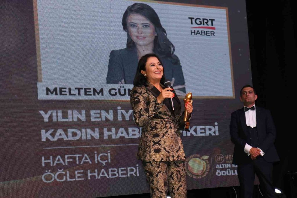 Altın Kayısı Ödülleri’nde TGRT Haber’e ödül