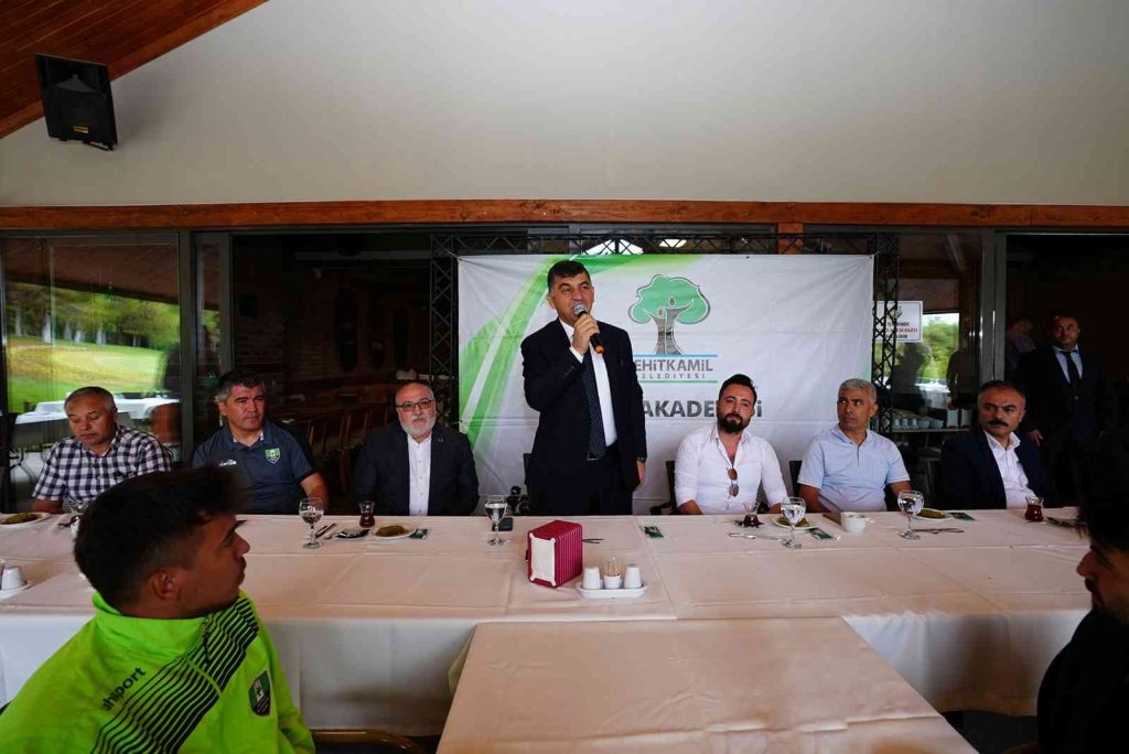 Altyapıdan yetişen 16 sporcu ile yeni sezonda yeşil sahada yerini alacak