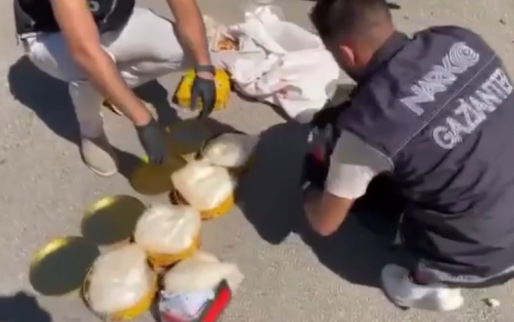 Bal paketlerine zulalanmış 5 kilo metamfetamin ele geçirildi