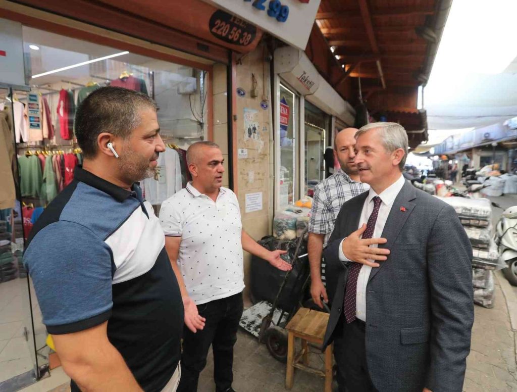 Başkan  Tahmazoğlu, Milletvekili Erdoğan ile birlikte esnafı ziyaret etti