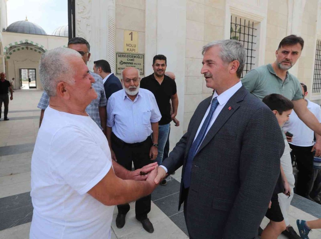 Başkan Tahmazoğlu’nun esnaf gezileri sürüyor