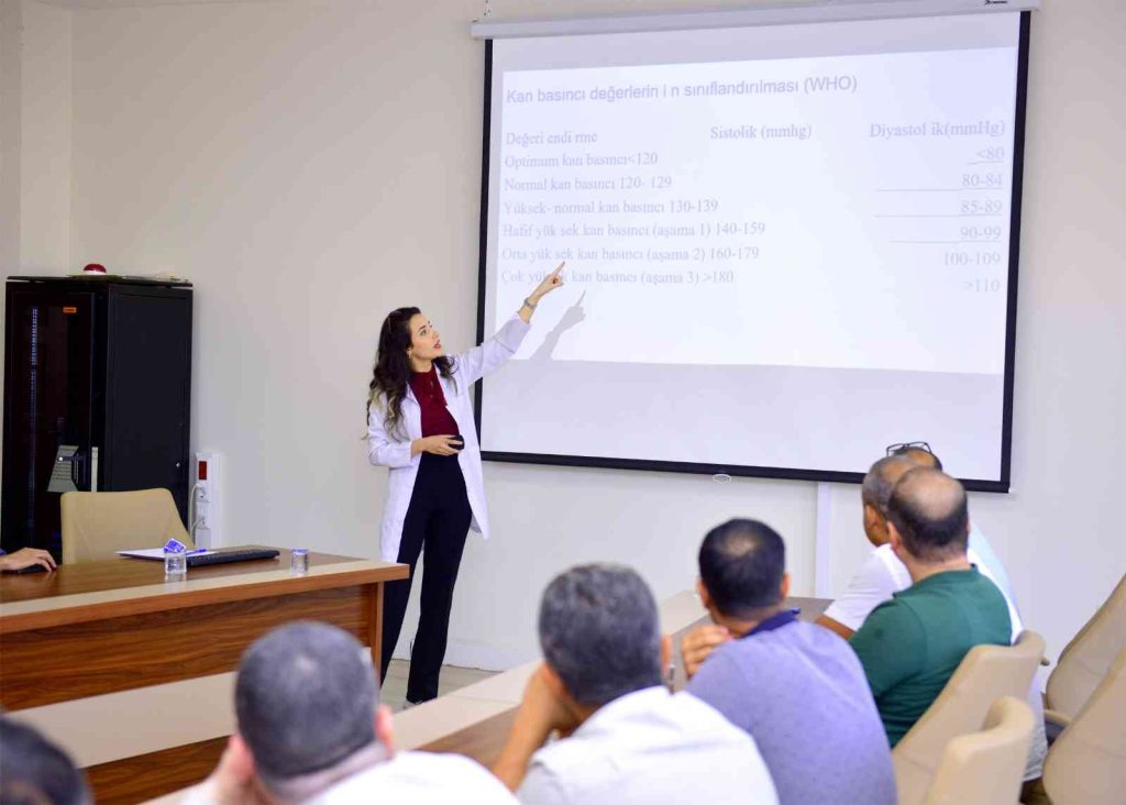 Belediye personellerine halk sağlığı konferansı