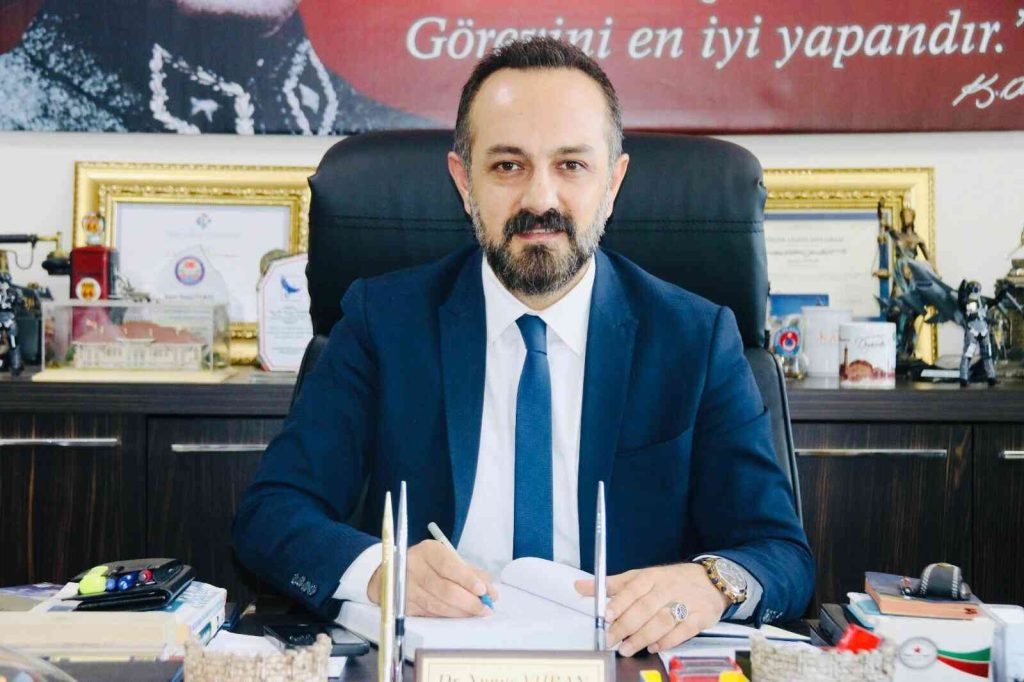 Cumhurbaşkanı Erdoğan’ın karizmatik liderliğinden esinlenerek kitap yazdı