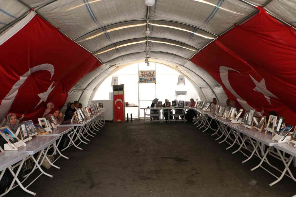 Diyarbakır annelerinden çocuklarına 4. yılında “teslim ol” çağrısı