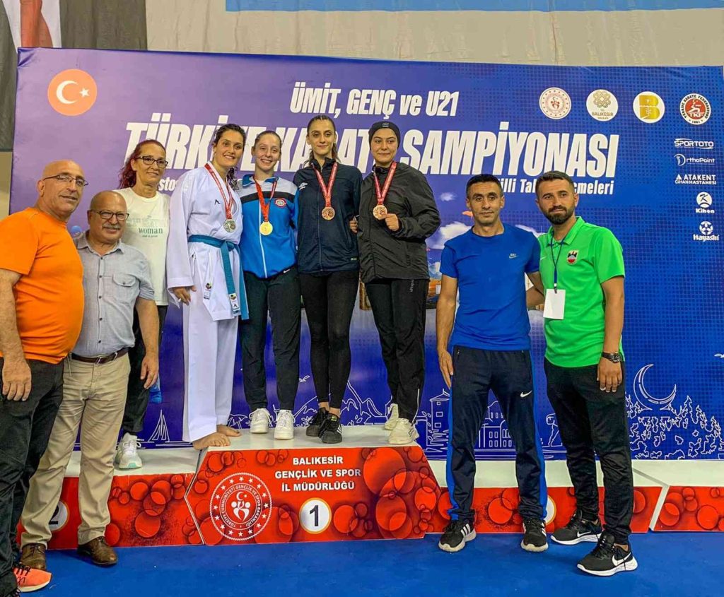 Diyarbakır Büyükşehir Belediyesi eğitmeni Dünya Karate Şampiyonası yolunda