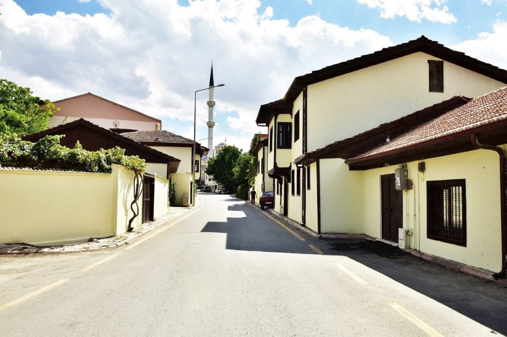 Dünya kültür mirasına giden sokakta iyileştirme