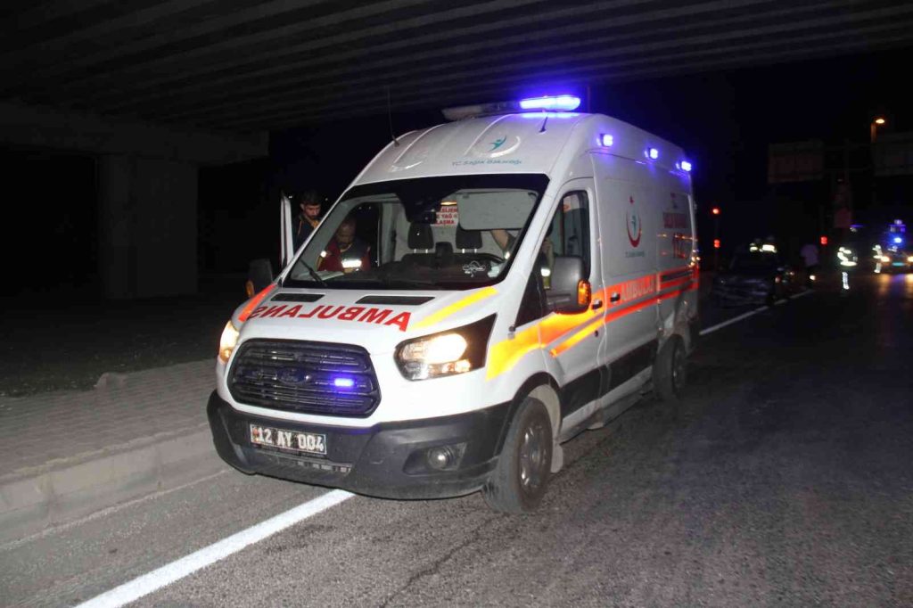 Elazığ’da ambulans ile otomobil çarpıştı: 2 yaralı