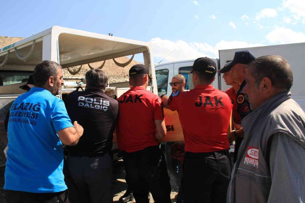 Elazığ’da baraj gölünde kaybolan şahsın cansız bedeni sudan çıkarıldı