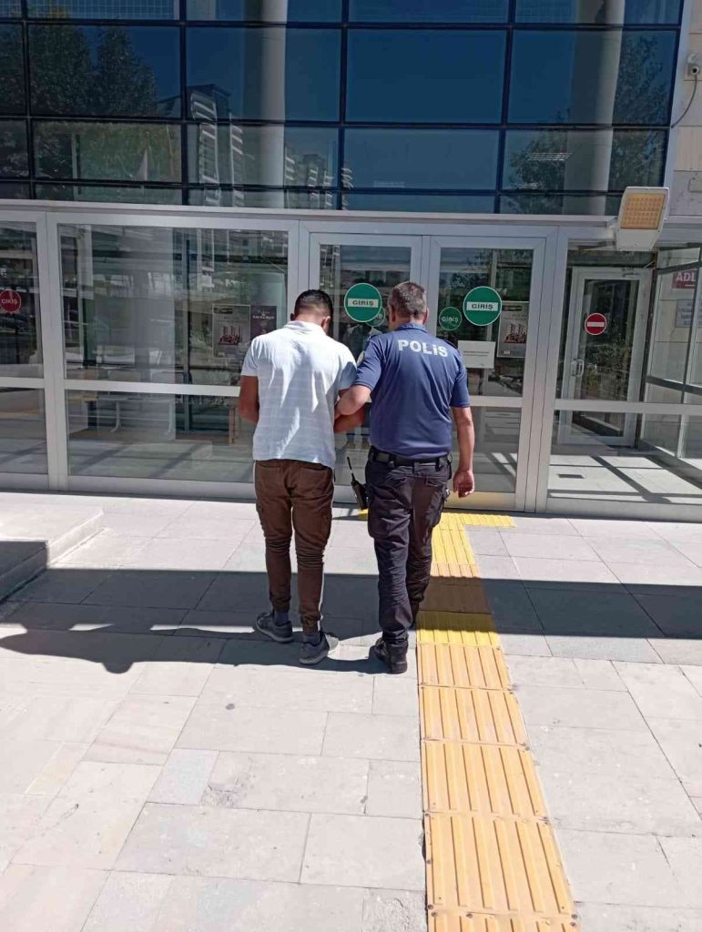 Elazığ’da camiden hırsızlık yapan zanlı tutuklandı