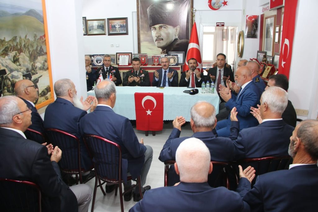Elazığ’da il protokolü, gazilerle bir araya geldi