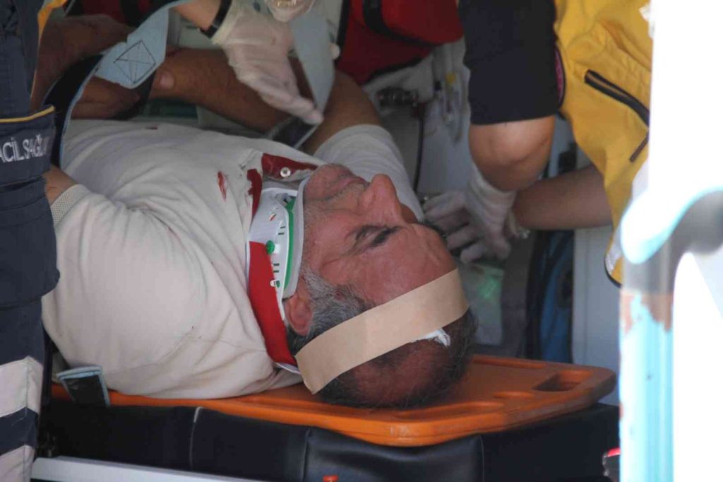 Elazığ’da minibüs ile otomobil çarpıştı: 1 yaralı