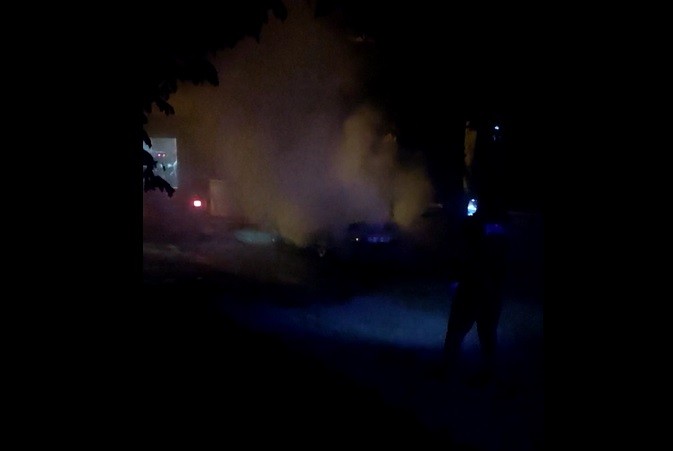 Elazığ’da park halindeki araç alev aldı