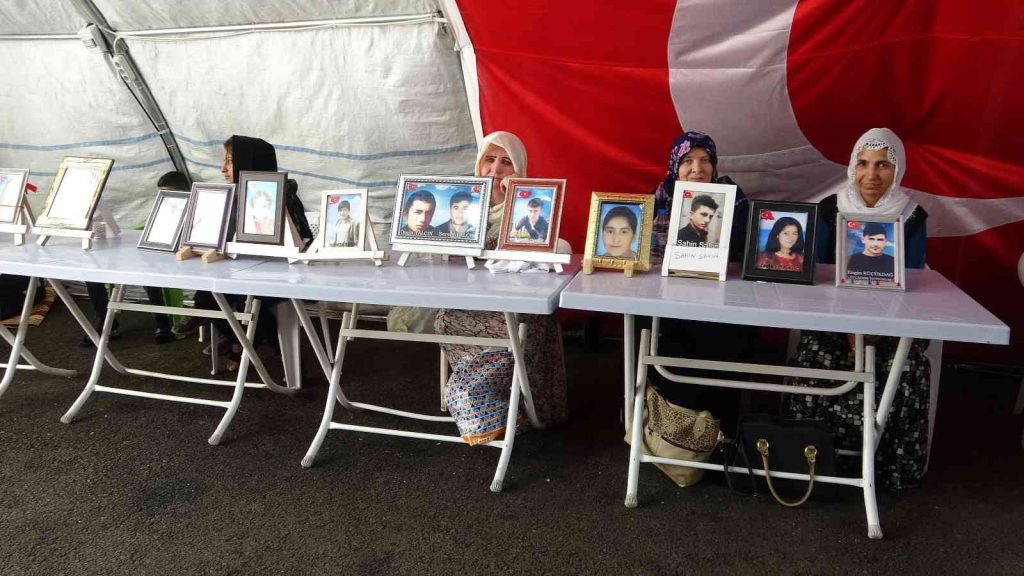 Evlat hasreti çeken anne Küçükdağ: “Sana kefen değil damatlık giydirmek istiyorum”