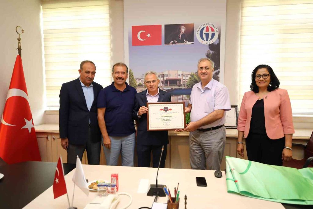 GAÜN’de engelsiz üniversite bayrakları dalgalanmaya devam ediyor