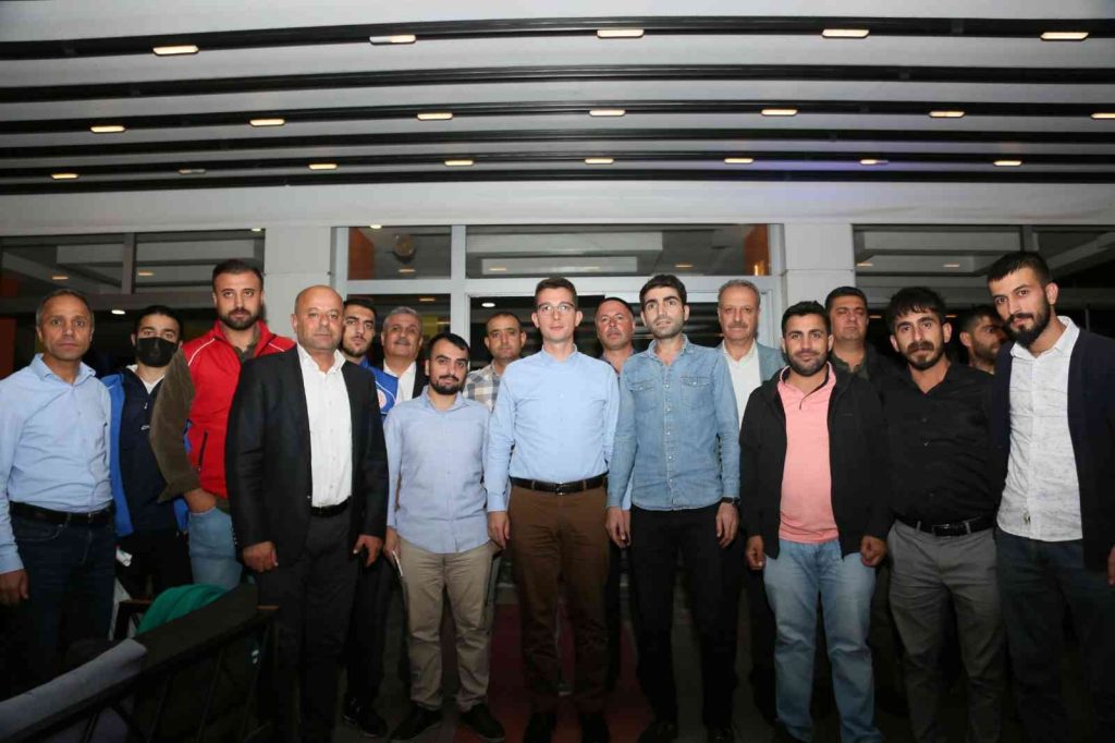 Genç Kaymakamı Kaptanoğlu gençlerle bir araya geldi