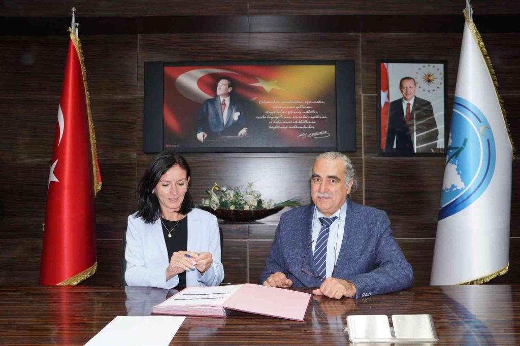 GİBTÜ- Zielona Gra Üniversitesi arasında protokol imzalandı