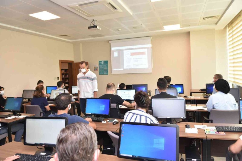 GSO’da uluslarası pazarlama ve müşteri bulma yöntemleri eğitimi verildi