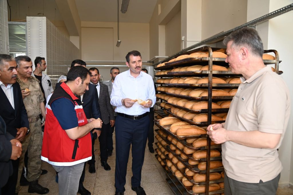 İhtiyaç sahiplerine dağıtılan bayat ekmekler fırın kurdurdu