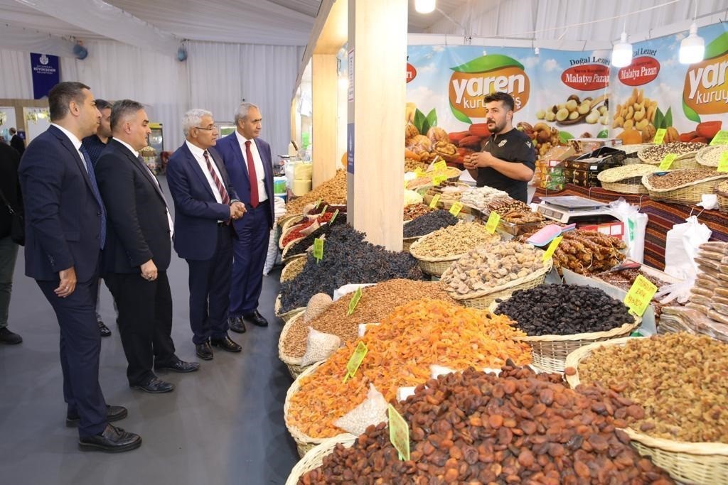 İstanbul’da yaşayan Malatyalılarla bir araya geldi