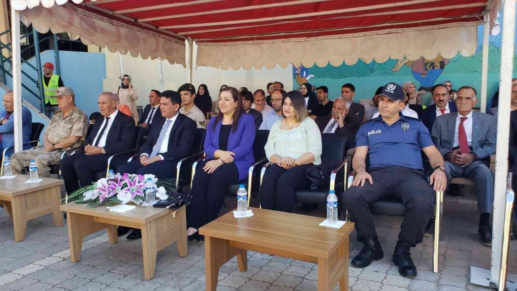 Karakoçan’da ilköğretim haftası kutlandı