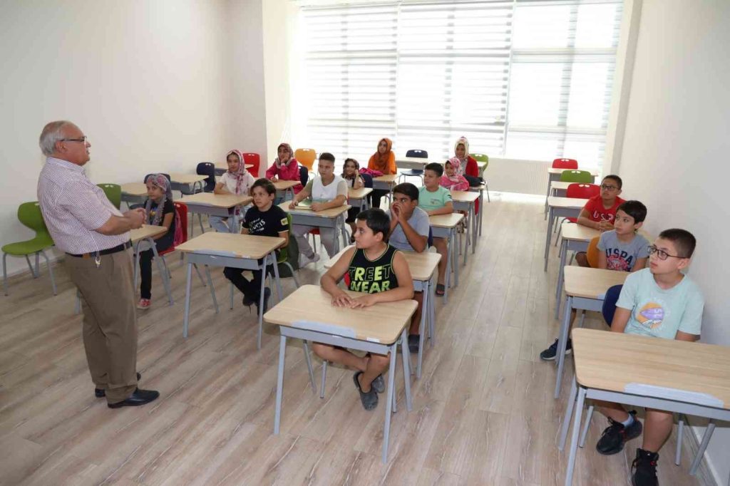 Karaköprü’de kursiyer çocuklar sertifikalarını aldı