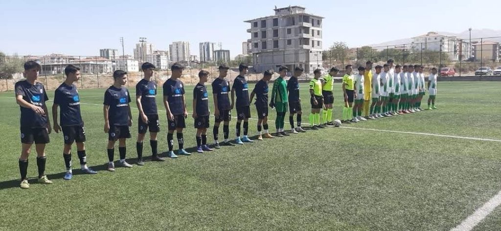 Ligin ilk maçında gol olup yağdılar